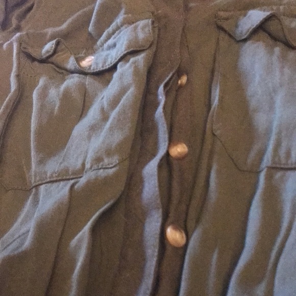 American Eagle Outfitters Olive Green cinch waist roll-up button sleeves - Picture 3 of 6